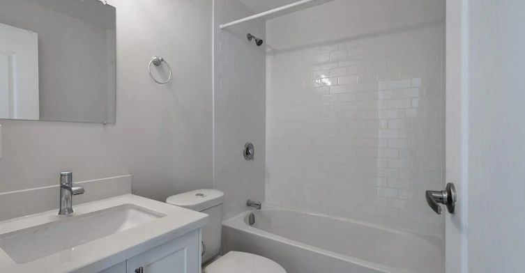 207-2194 King Street East, Hamilton, ON, L8K 1W6 - 7