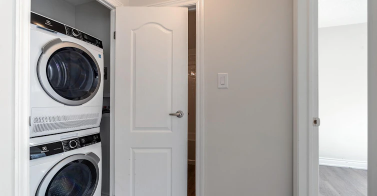 207-2194 King Street East, Hamilton, ON, L8K 1W6 - 5