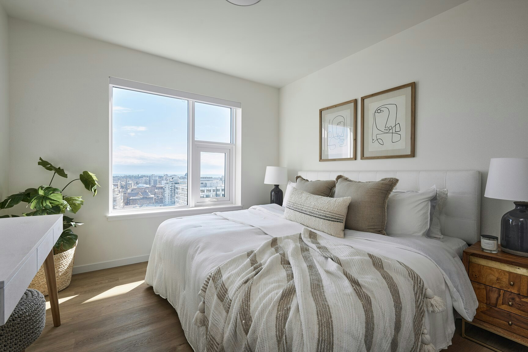 1009-1700 Blanshard Street, Victoria, BC, V8W 0G8 - 4