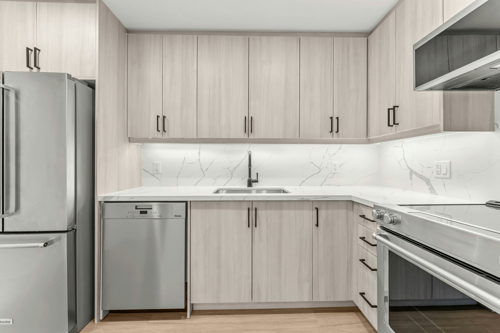 06A-44 Charles Street West, Toronto, ON, M4Y 1R7 - 3