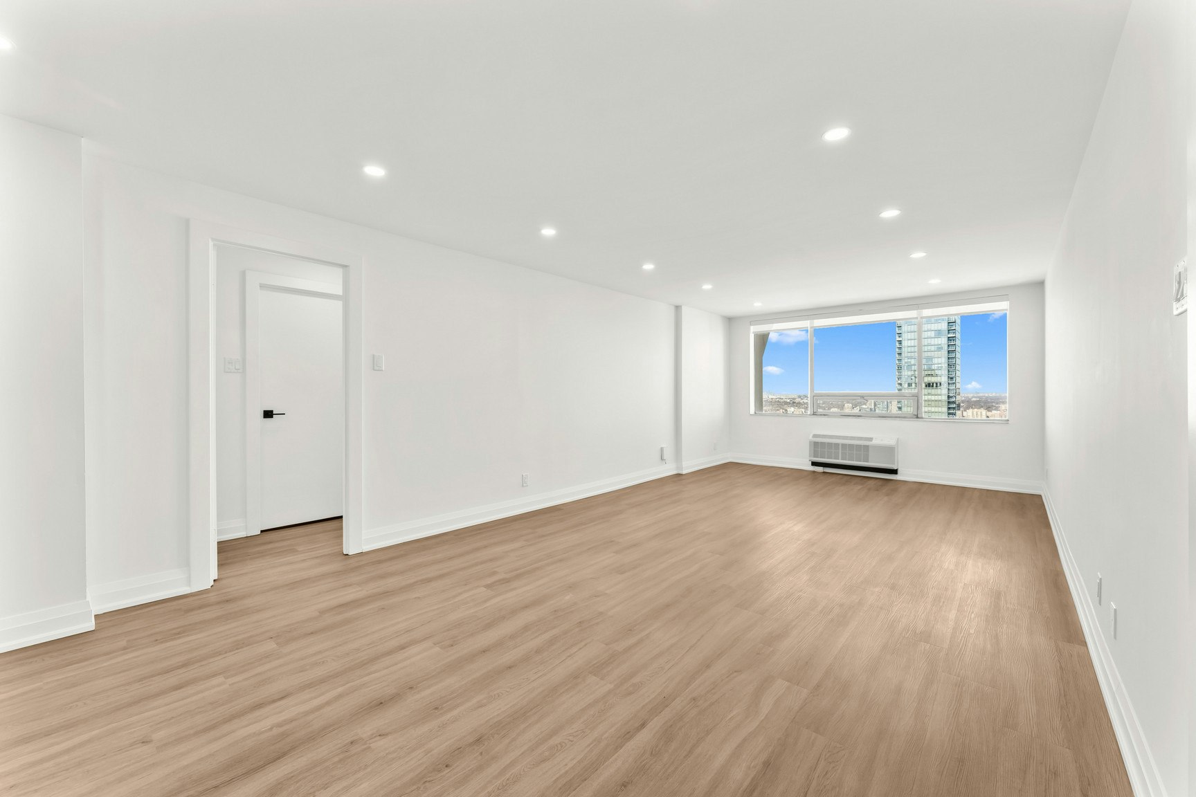 06A-44 Charles Street West, Toronto, ON, M4Y 1R7 - 4