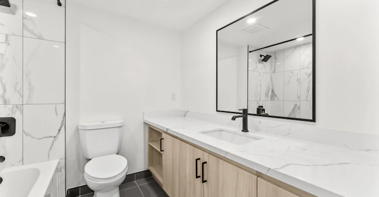 06A-44 Charles Street West, Toronto, ON, M4Y 1R7 - 6