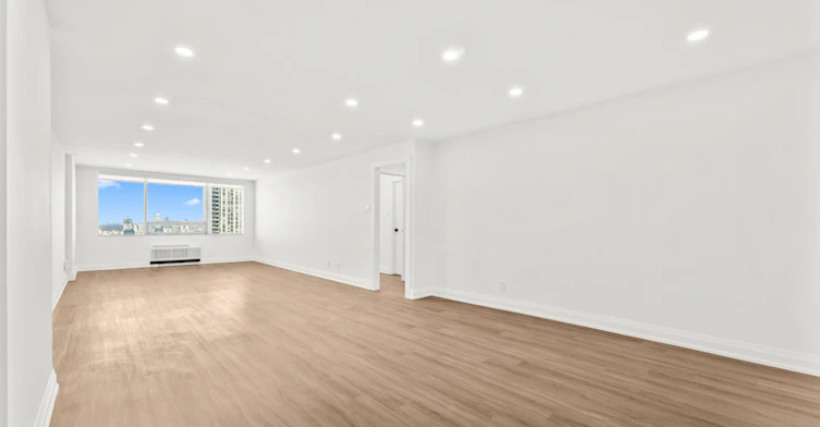 06A-44 Charles Street West, Toronto, ON, M4Y 1R7