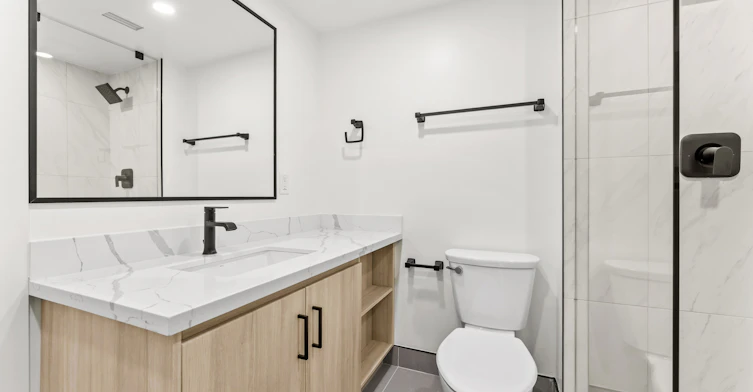04A-44 Charles Street West, Toronto, ON, M4Y 1R7 - 11