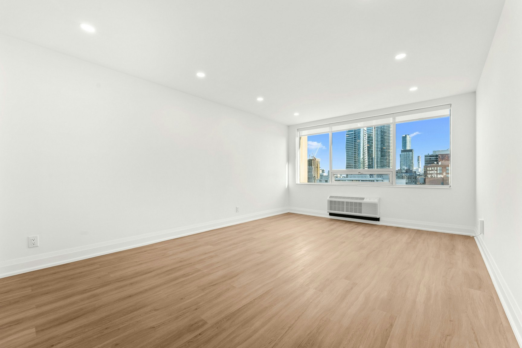 17A-44 Charles Street West, Toronto, ON, M4Y 1R7 - 3