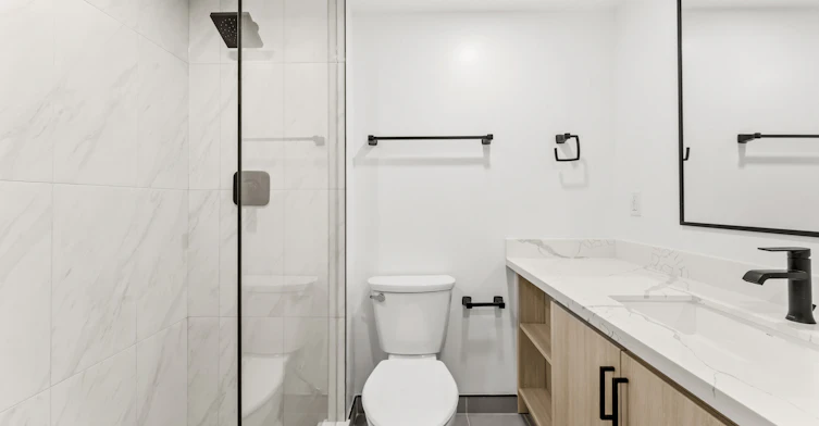 17A-44 Charles Street West, Toronto, ON, M4Y 1R7 - 11