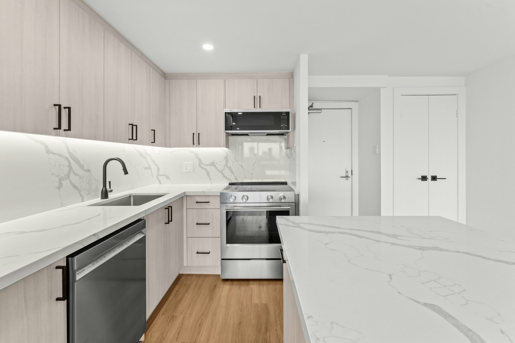 12B-44 Charles Street West, Toronto, ON, M4Y 1R7 - 9