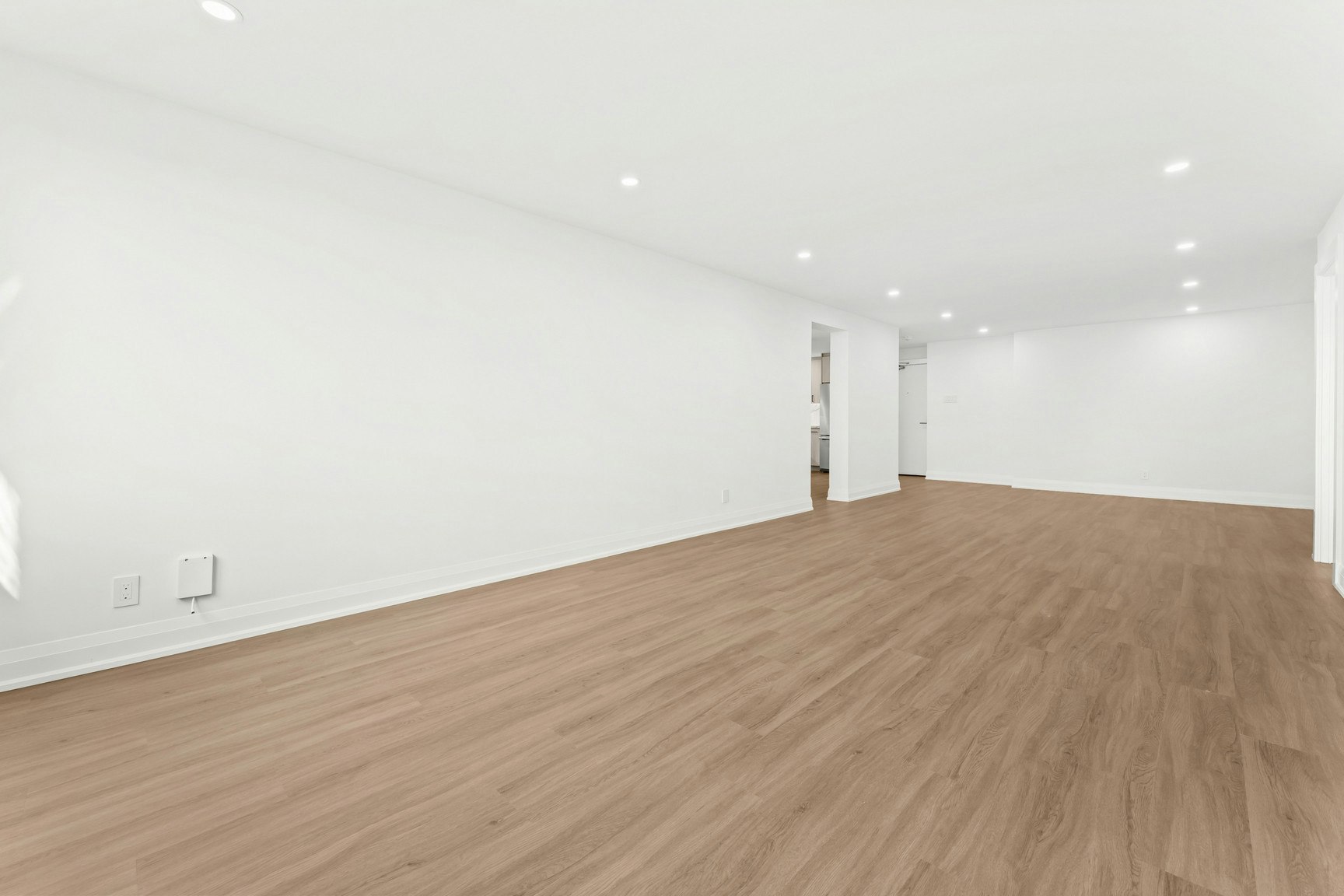 4B-44 Charles Street West, Toronto, ON, M4Y 1R7