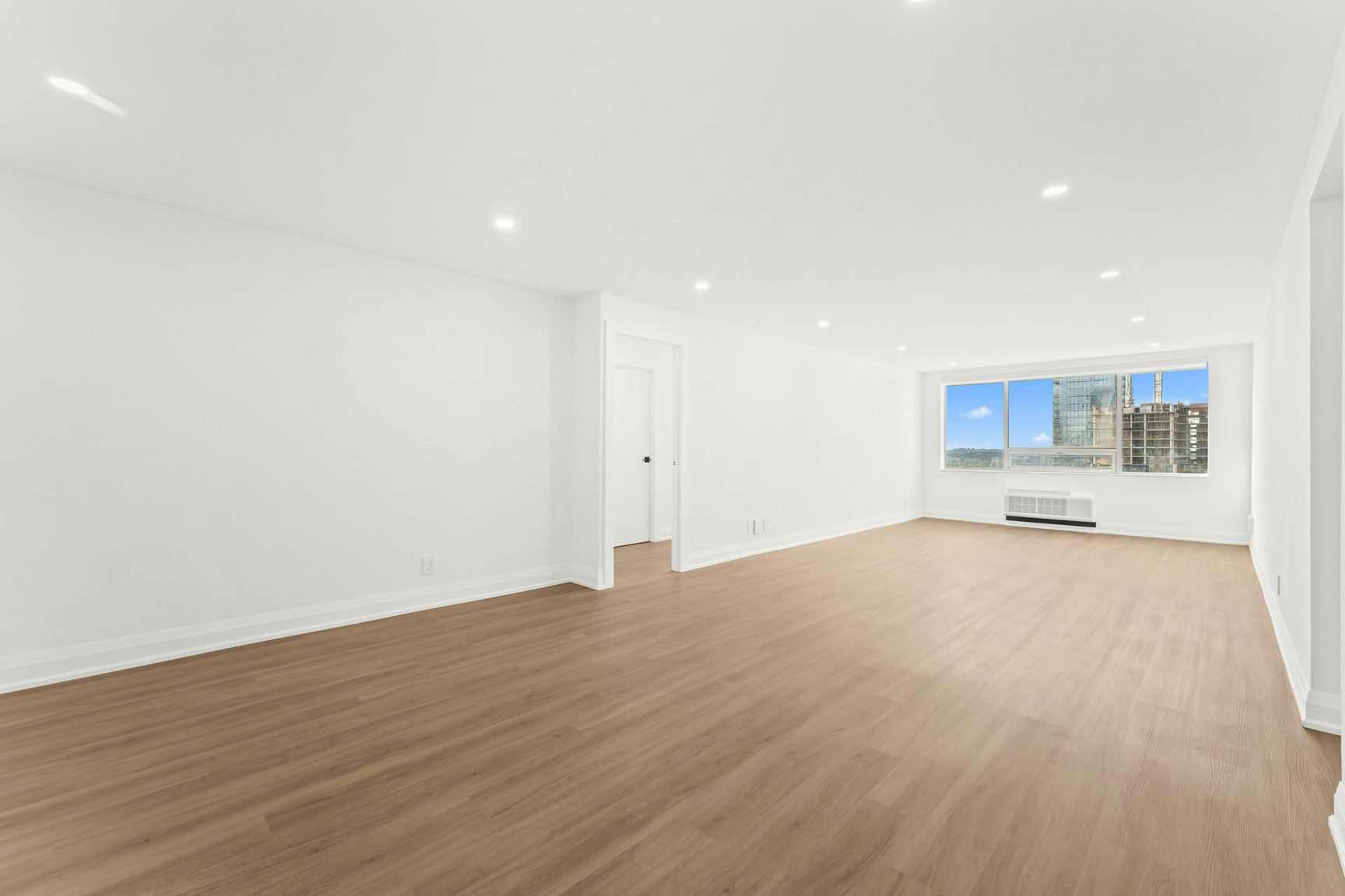 4B-44 Charles Street West, Toronto, ON, M4Y 1R7 - 6