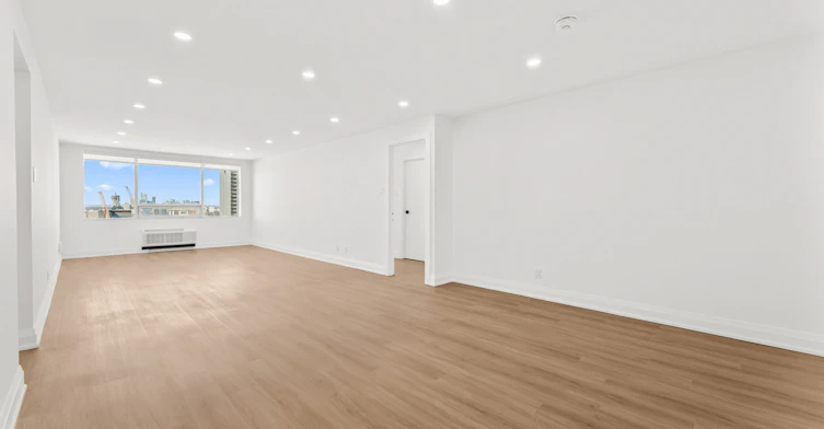 4B-44 Charles Street West, Toronto, ON, M4Y 1R7 - 5