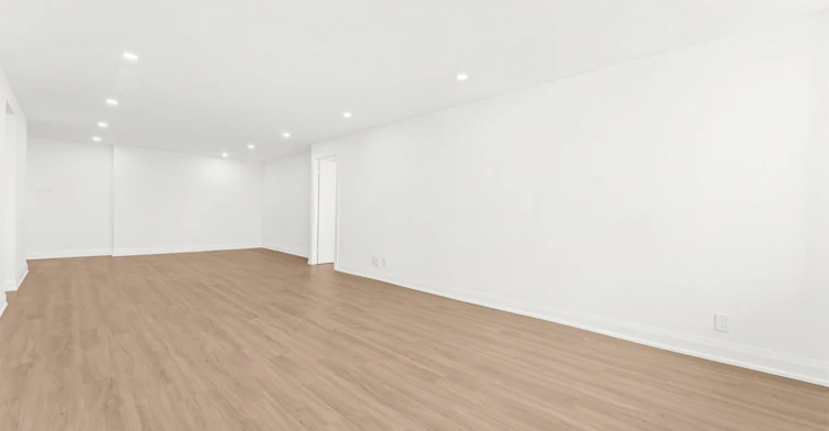 4B-44 Charles Street West, Toronto, ON, M4Y 1R7 - 3