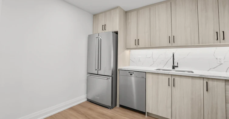 4B-44 Charles Street West, Toronto, ON, M4Y 1R7 - 4