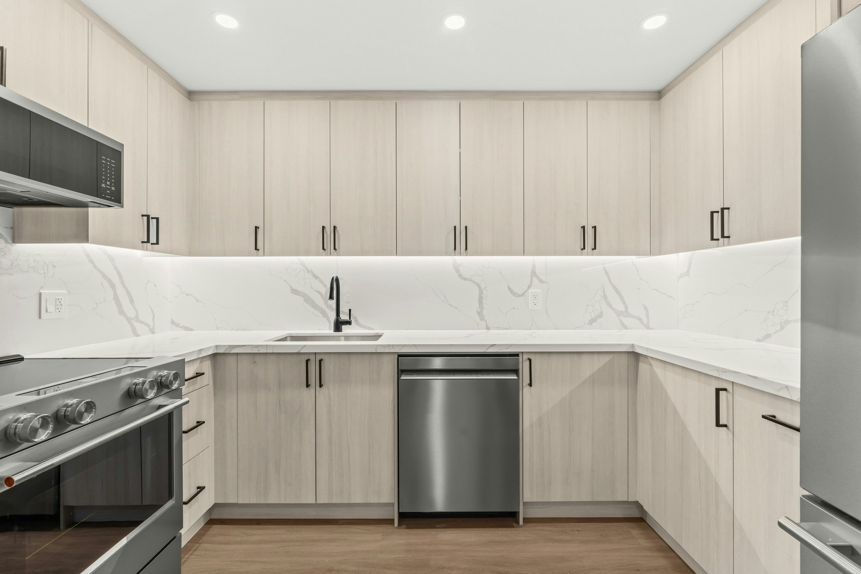 4B-44 Charles Street West, Toronto, ON, M4Y 1R7 - 7