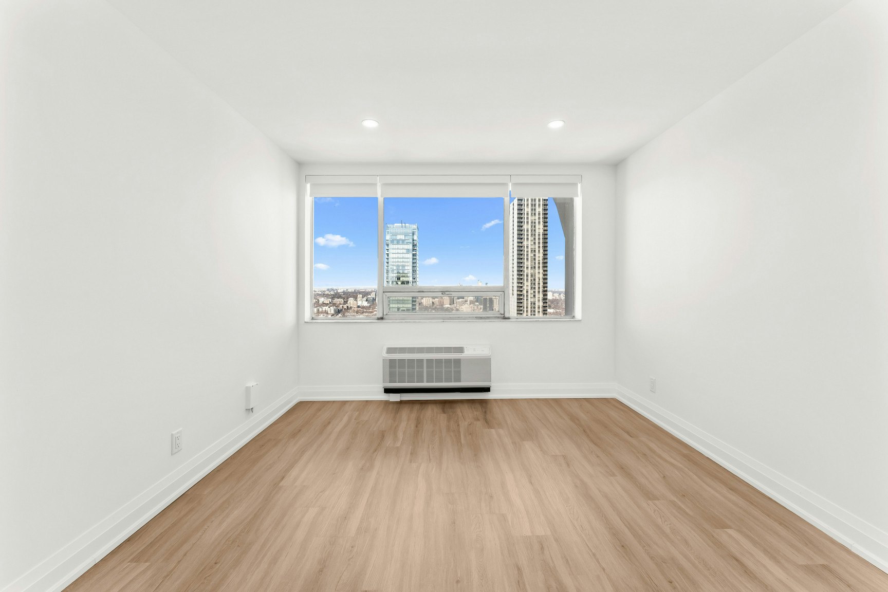 10B-44 Charles Street West, Toronto, ON, M4Y 1R7 - 12