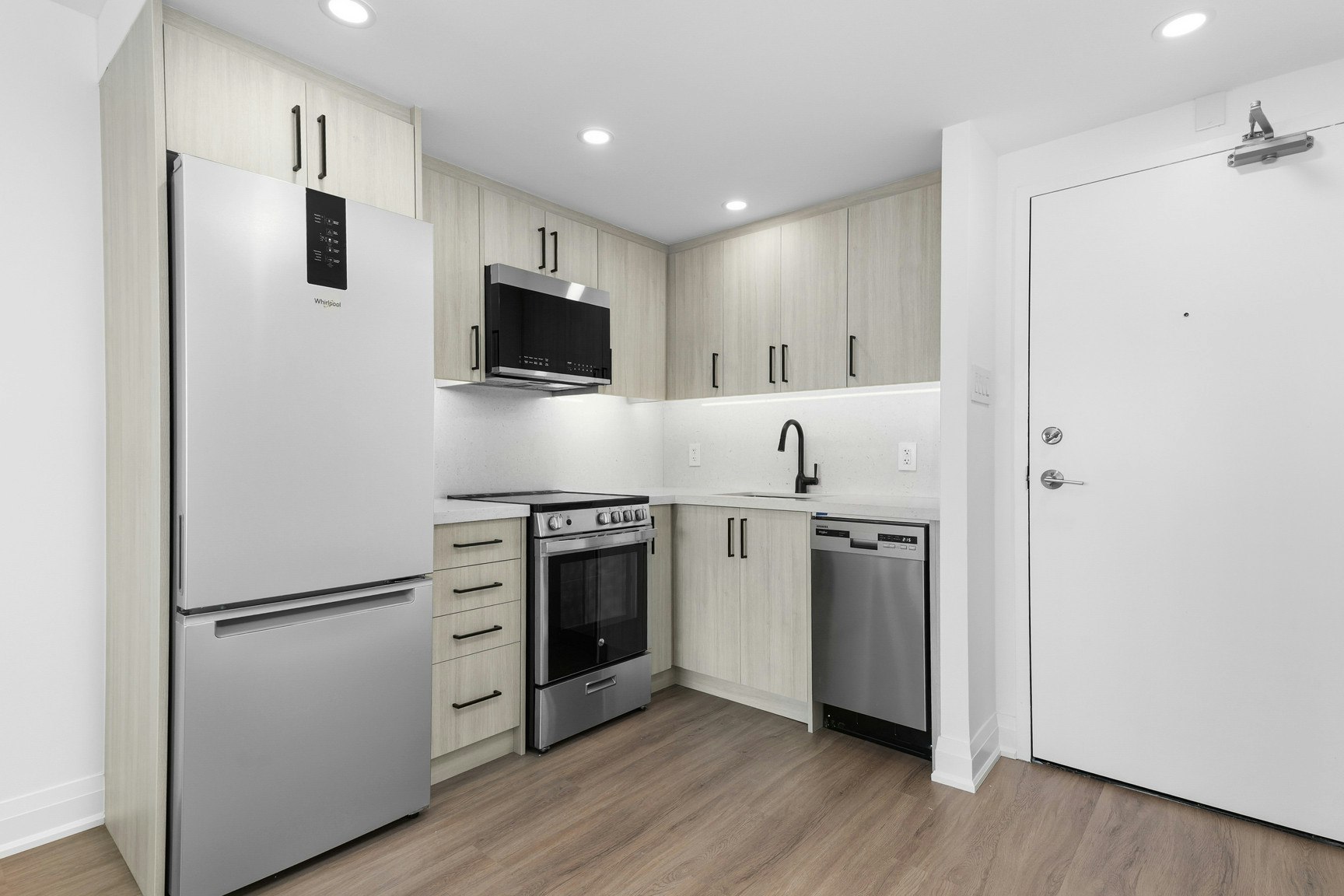 18A-44 Charles Street West, Toronto, ON, M4Y 1R7