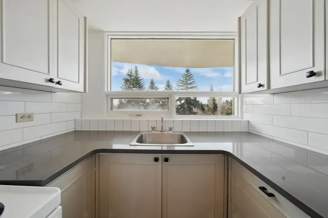 401-815 50 Avenue SW, Calgary, AB, T2S 1H8 - 50