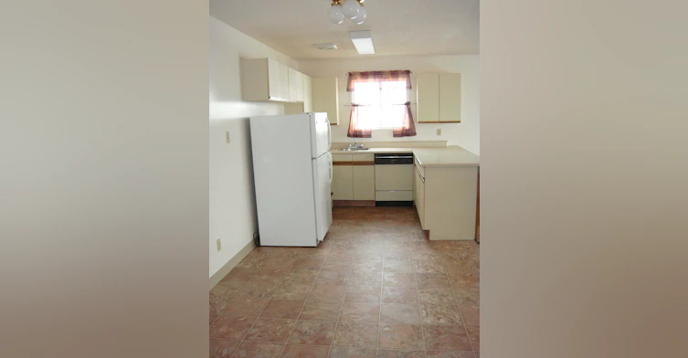 1919 7th Street East, Saskatoon, SK, S7H 0Z6 - 2