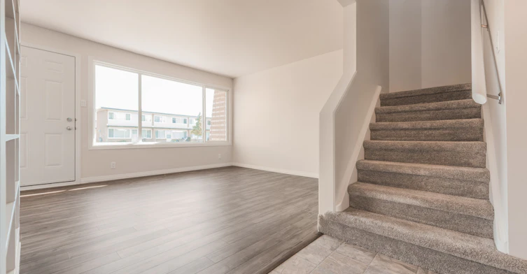 Classic-10211 Princess Elizabeth Avenue Northwest, Edmonton, AB, T5G 0Y1 - 3