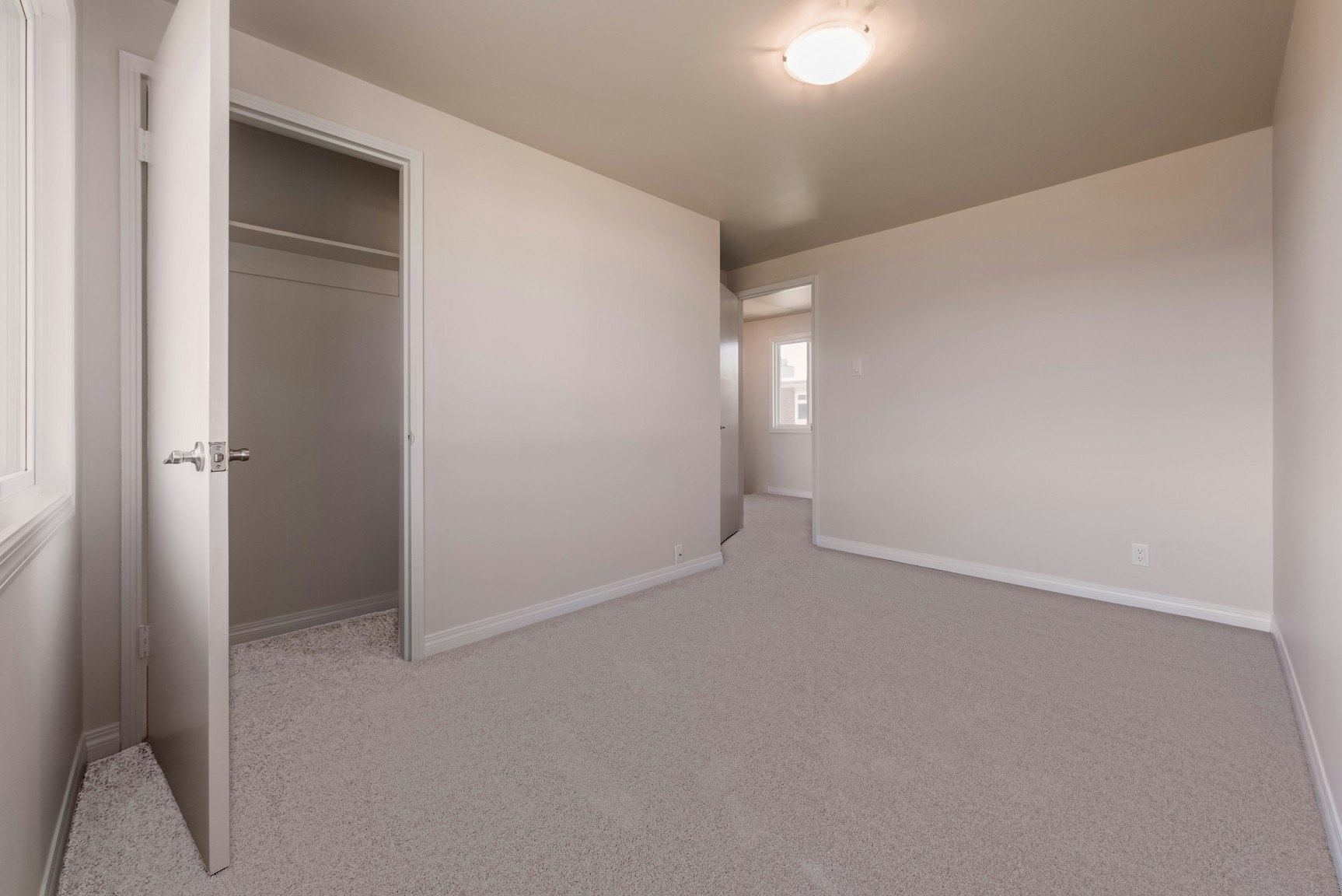 Classic-10211 Princess Elizabeth Avenue Northwest, Edmonton, AB, T5G 0Y1 - 9