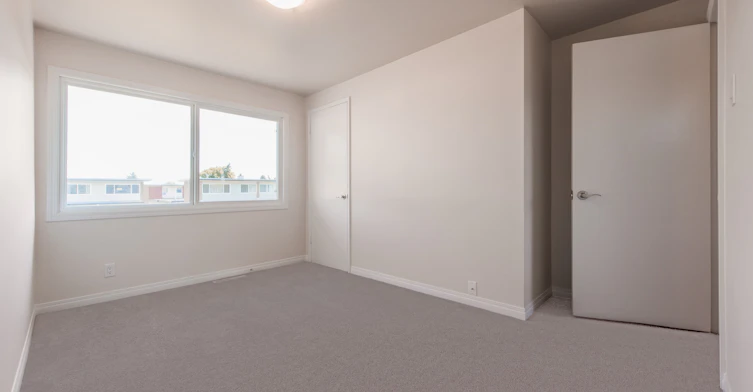Classic-10211 Princess Elizabeth Avenue Northwest, Edmonton, AB, T5G 0Y1 - 8
