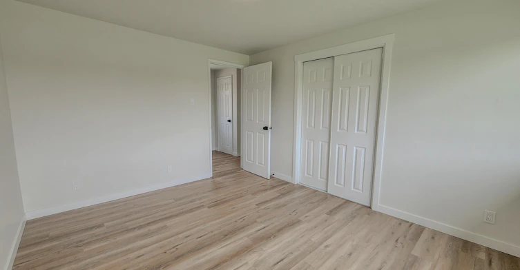 Premium-10211 Princess Elizabeth Avenue Northwest, Edmonton, AB, T5G 0Y1 - 9