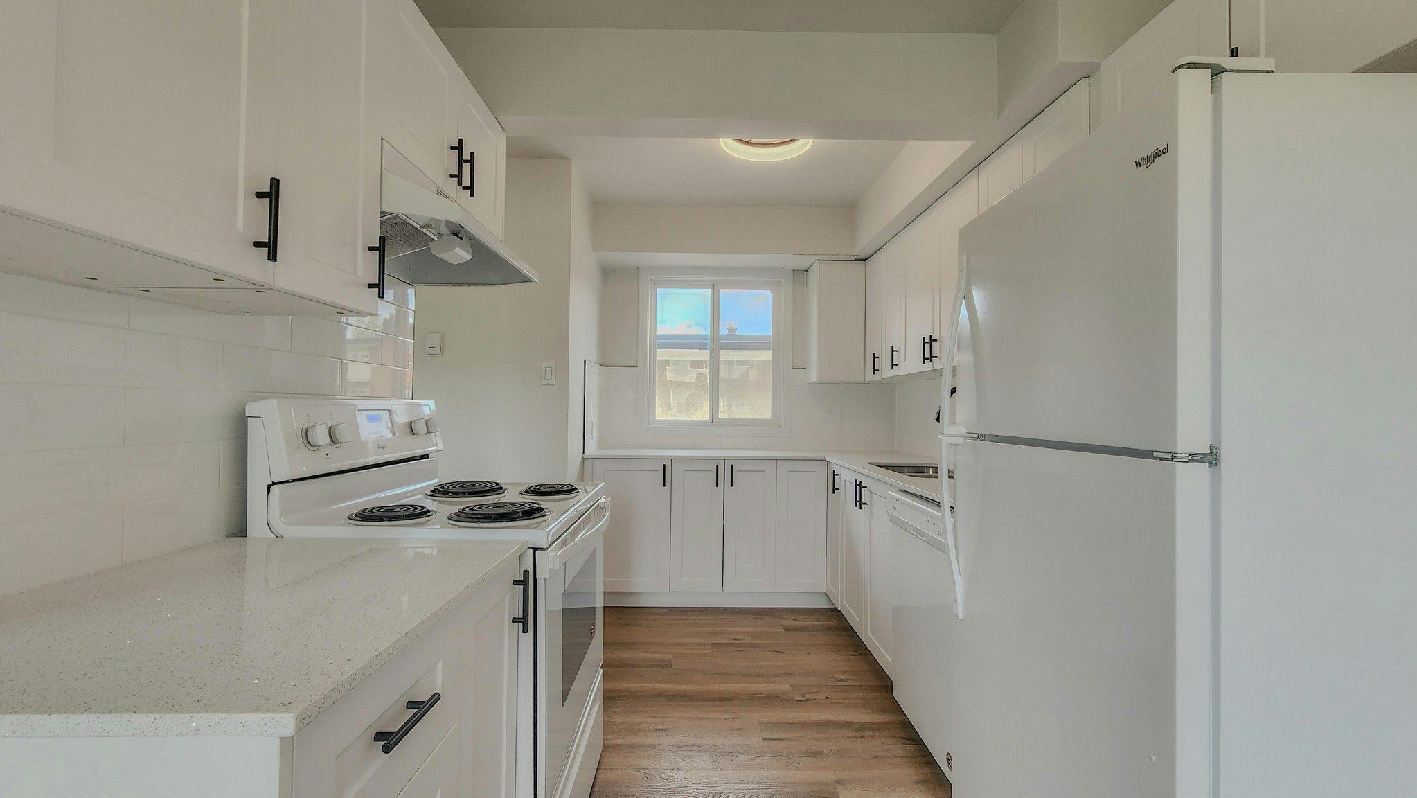 Premium-10211 Princess Elizabeth Avenue Northwest, Edmonton, AB, T5G 0Y1