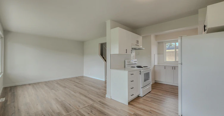 Premium-10211 Princess Elizabeth Avenue Northwest, Edmonton, AB, T5G 0Y1 - 3