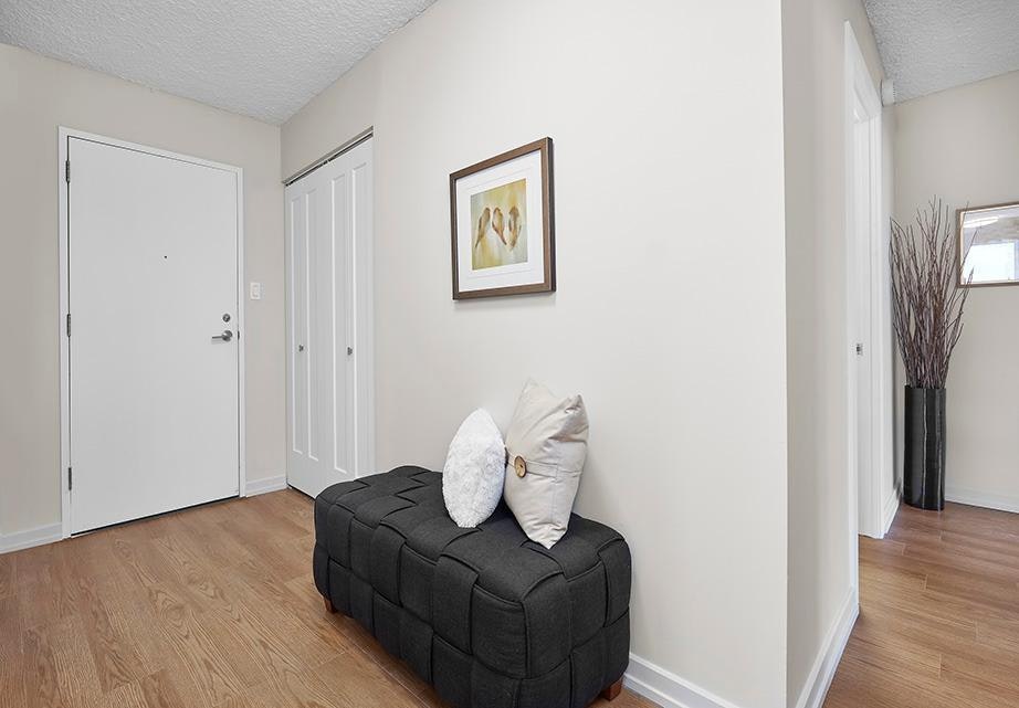 9939 115 Street, Edmonton, AB, T5K 1S6 - 2