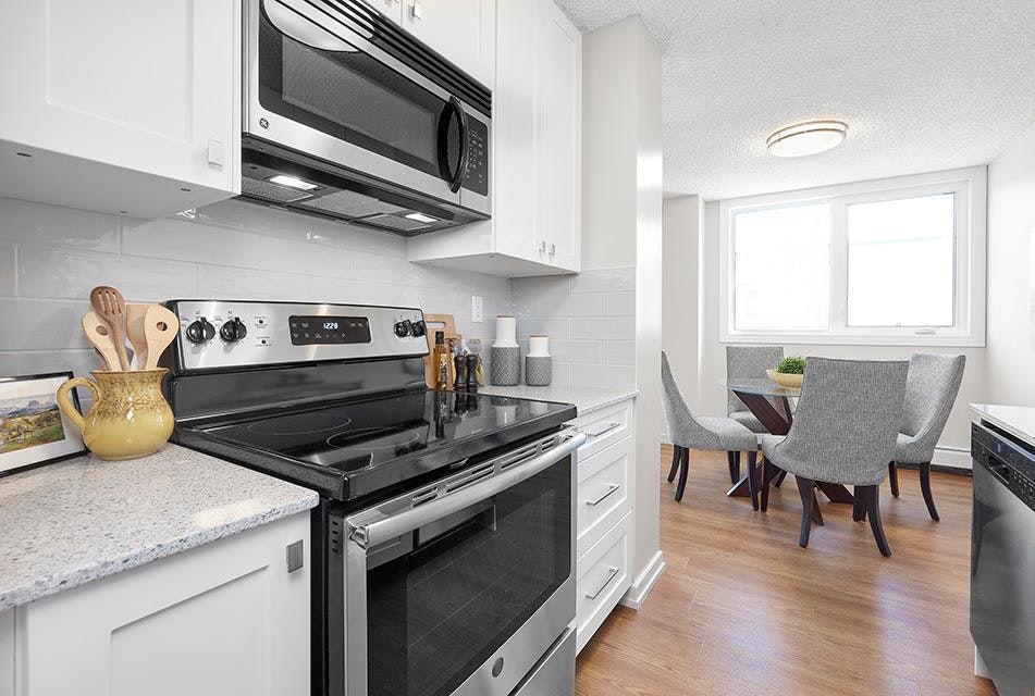 9939 115 Street, Edmonton, AB, T5K 1S6 - 4