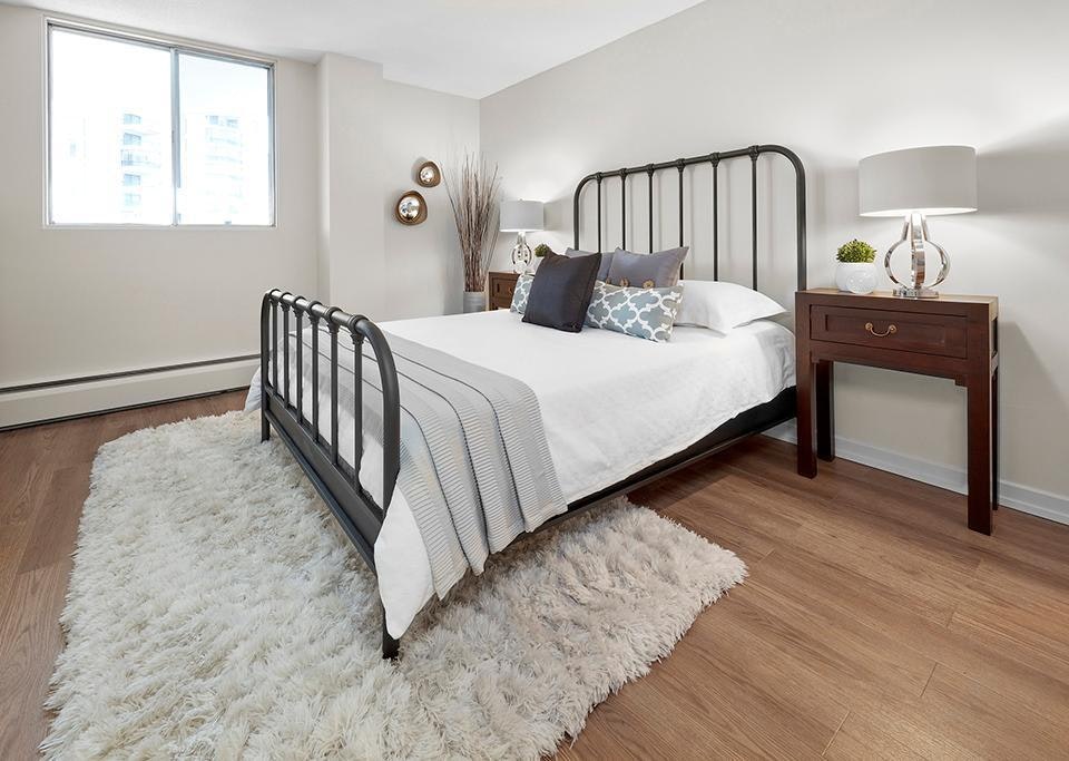 9915 115 Street, Edmonton, AB, T5K 1S5 - 11