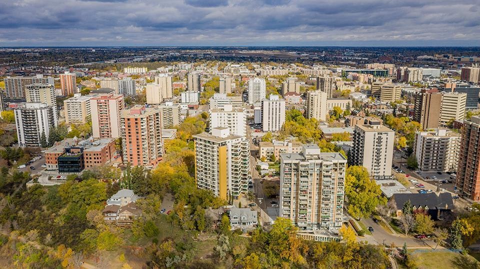 9915 115 Street, Edmonton, AB, T5K 1S5 - 10