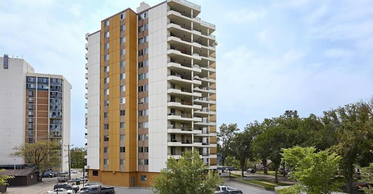 9915 115 Street, Edmonton, AB, T5K 1S5 - 8