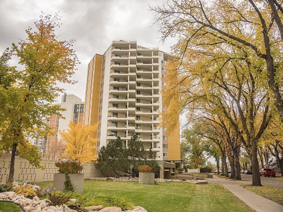 9915 115 Street, Edmonton, AB, T5K 1S5 - 7