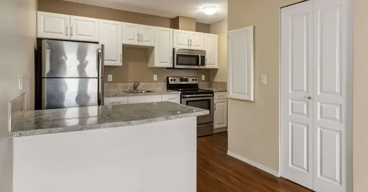 214-16504 130 Street NW, Edmonton, AB, T6V 0E9