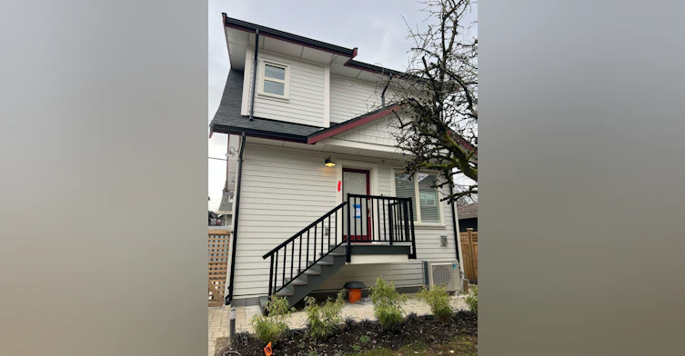 66 West 18th, Vancouver, BC, V5Y 2A4