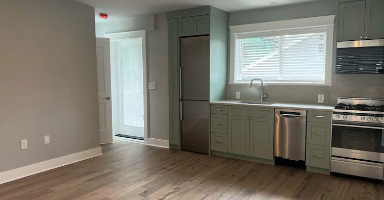 66 West 18th, Vancouver, BC, V5Y 2A4 - 4