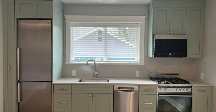 66 West 18th, Vancouver, BC, V5Y 2A4 - 5