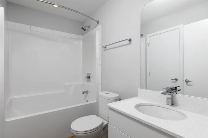 B420-2160 Mayer Road, Kelowna, BC, V1W 0A5 - 12