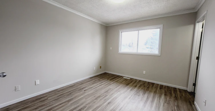 3432 42 Street Northwest, Edmonton, AB, T6L 5A1 - 6