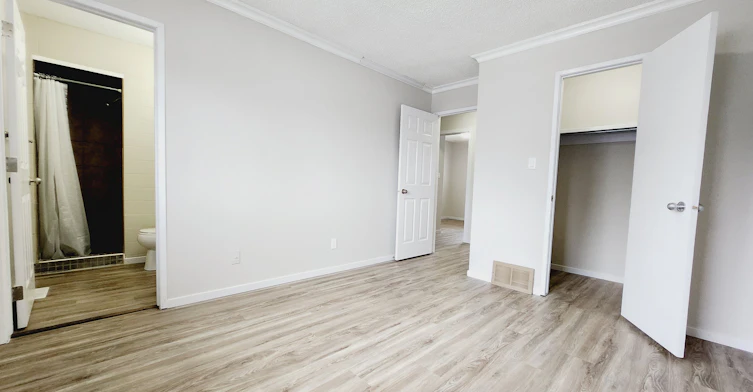 3432 42 Street Northwest, Edmonton, AB, T6L 5A1 - 7
