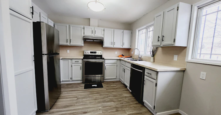 3432 42 Street Northwest, Edmonton, AB, T6L 5A1