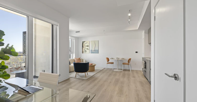 101 Roehampton Avenue, Toronto, ON, M4P 2W2