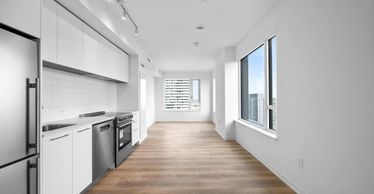 101 Roehampton Avenue, Toronto, ON, M4P 2W2 - 4