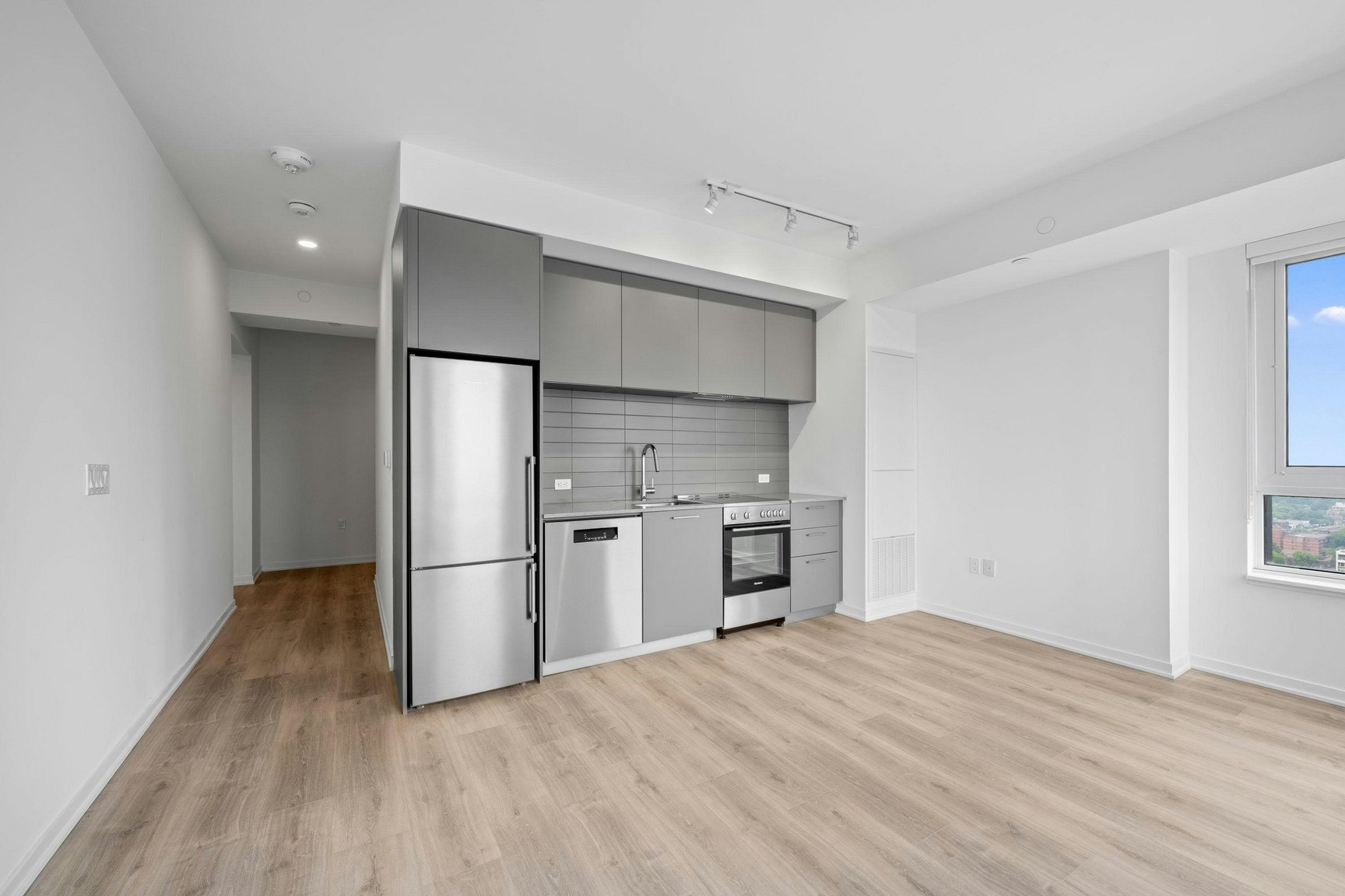 101 Roehampton Avenue, Toronto, ON, M4P 2W2