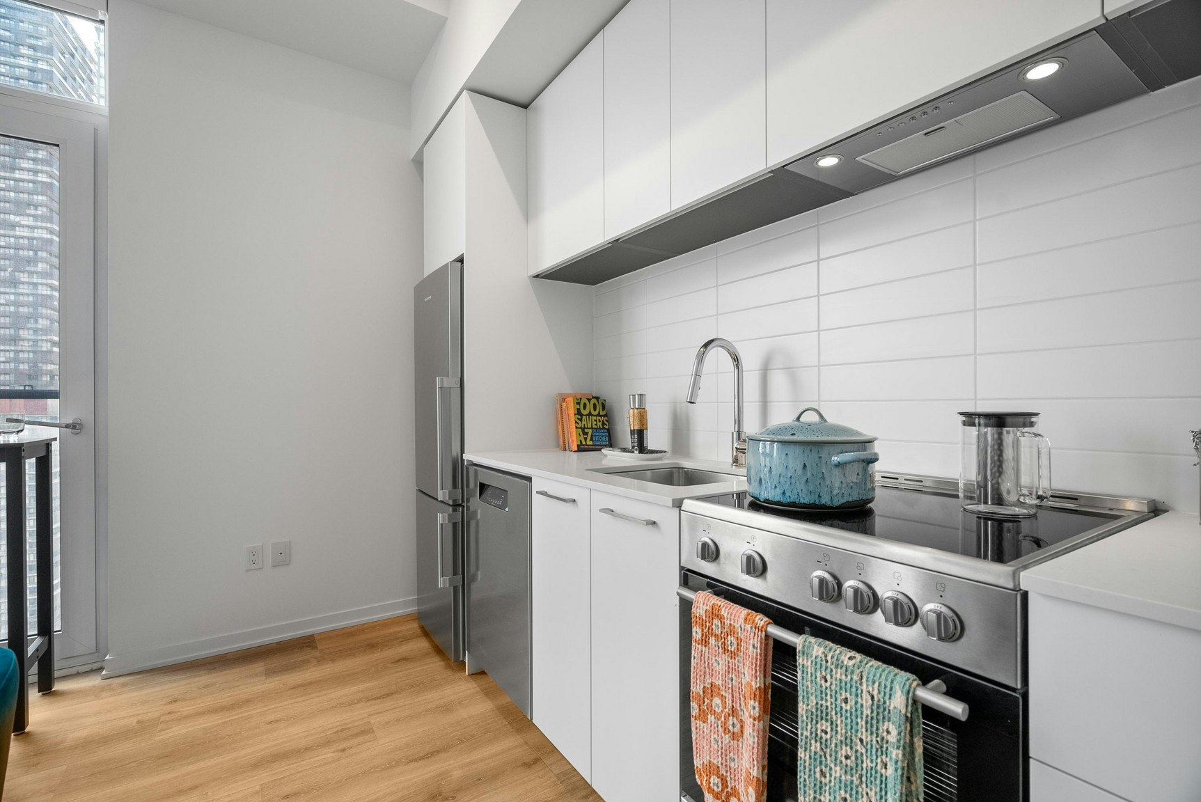101 Roehampton Avenue, Toronto, ON, M4P 2W2 - 32