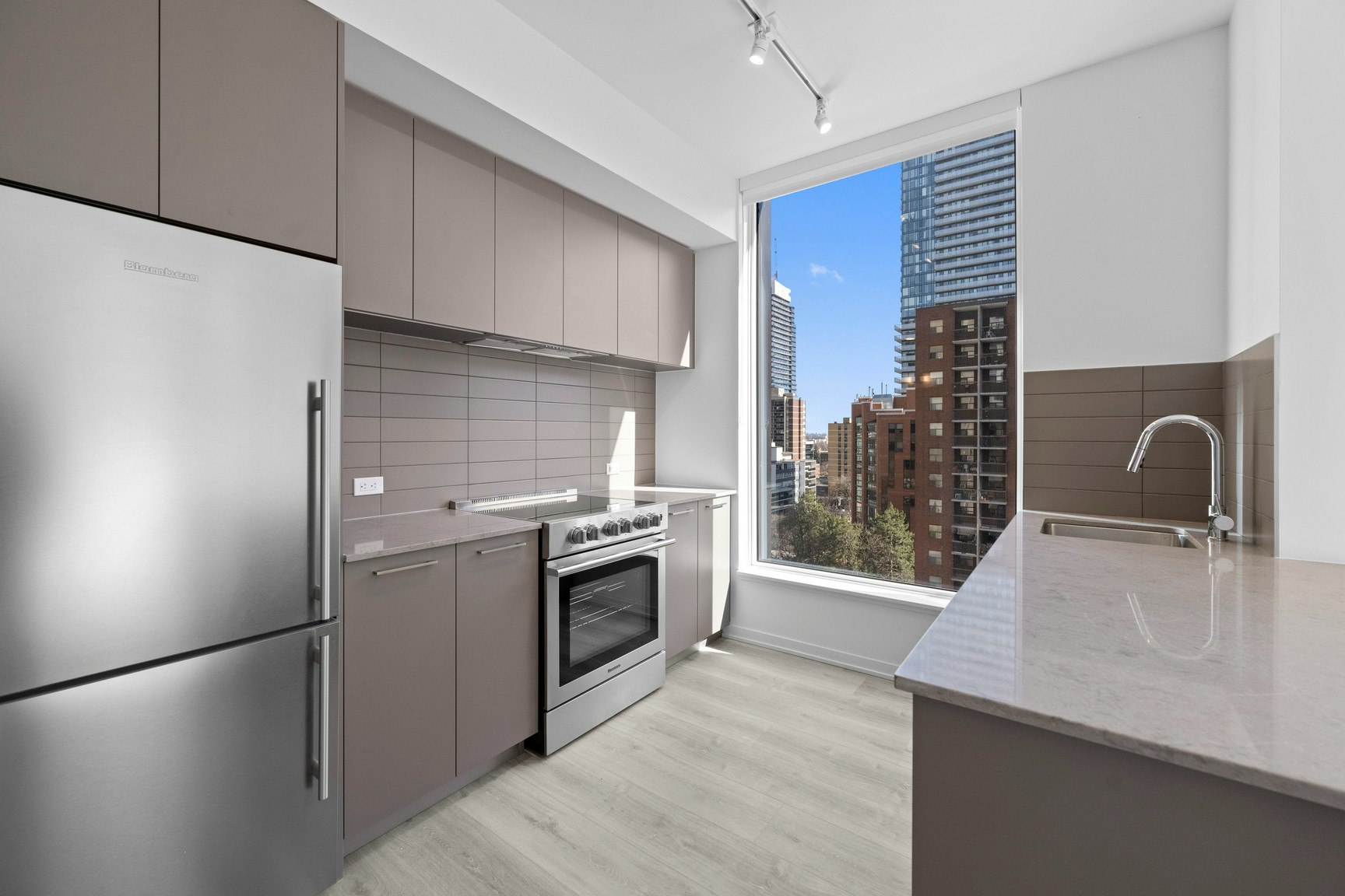 308-101 Roehampton Avenue, Toronto, ON, M4P 2W2 - 3