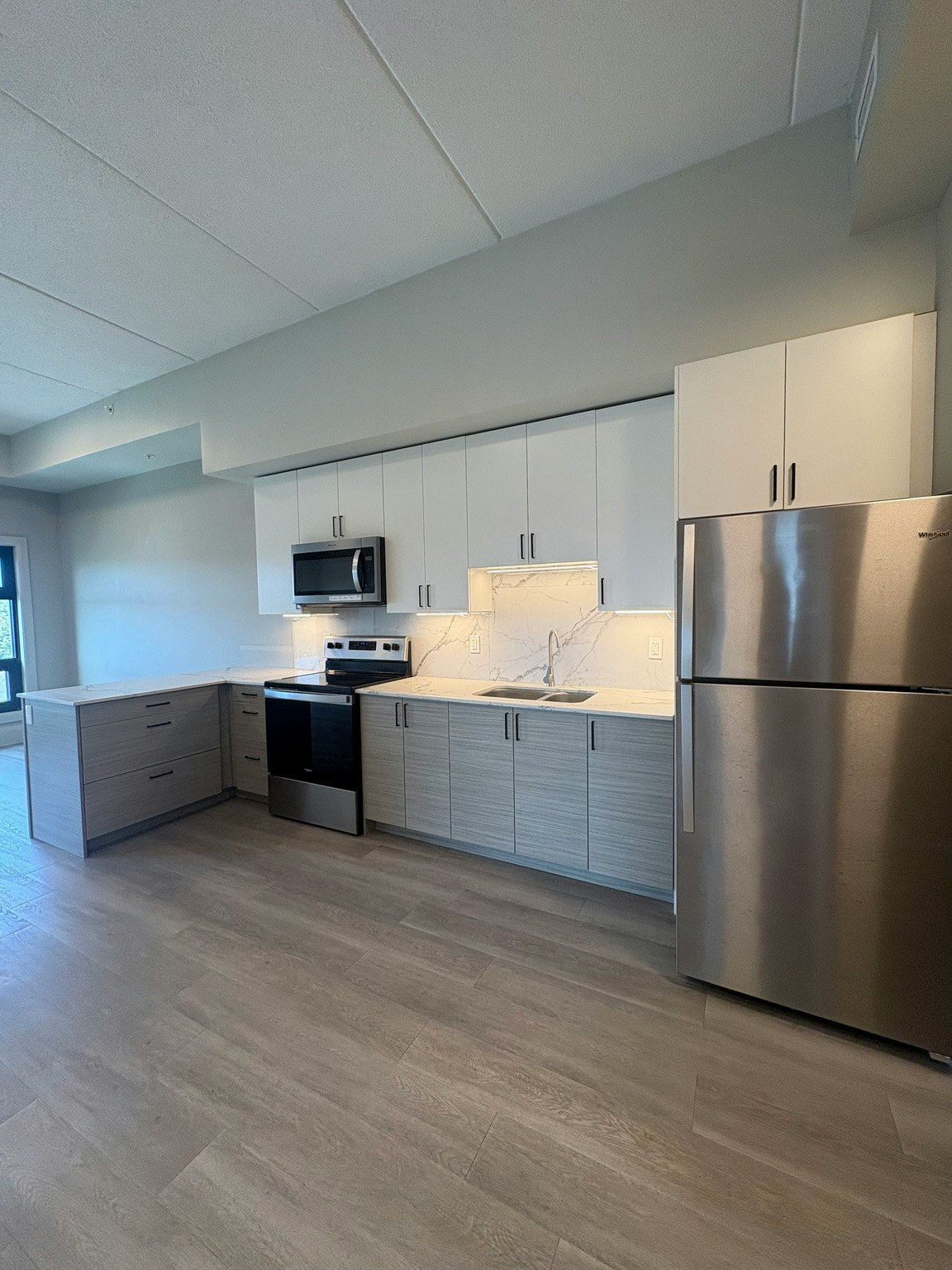 401-75 Barrie Road, Orillia, ON, L3V 8N5 - 2