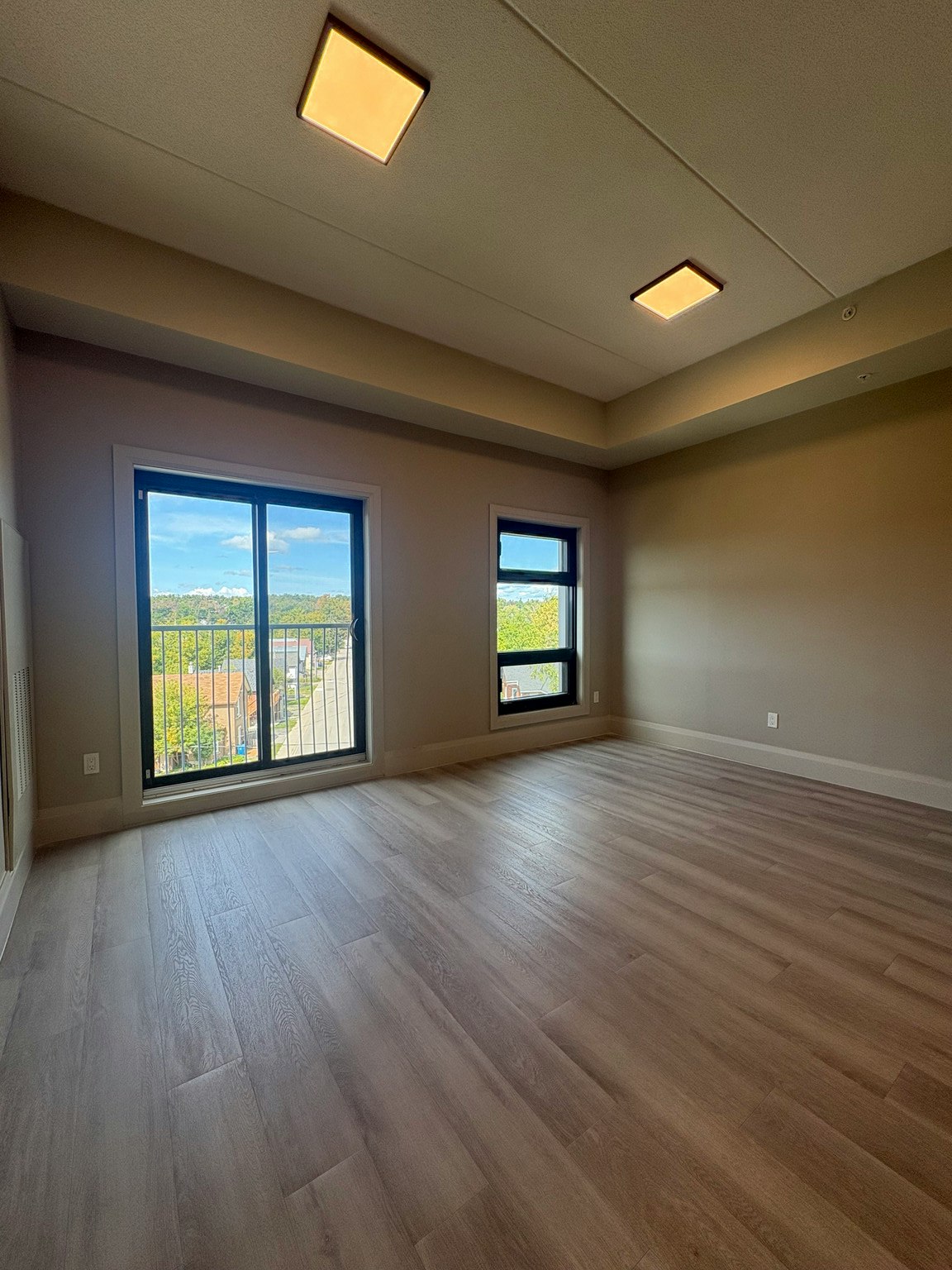 401-75 Barrie Road, Orillia, ON, L3V 8N5 - 4