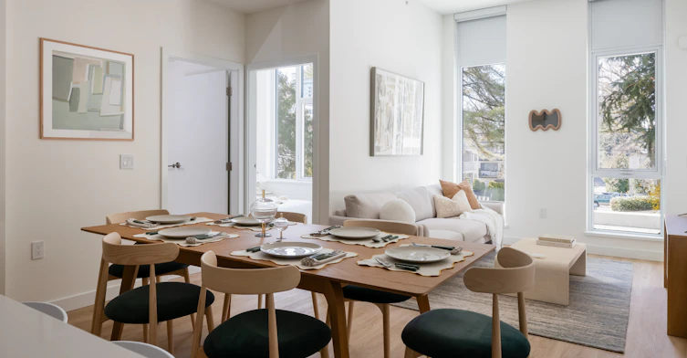 203C-250 EAST 15th Street, North Vancouver, BC, V7L 2R4 - 2