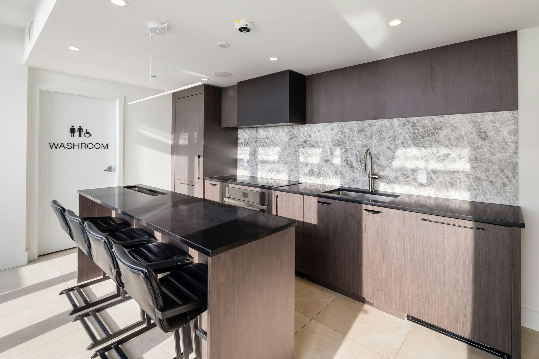 203C-250 EAST 15th Street, North Vancouver, BC, V7L 2R4 - 17